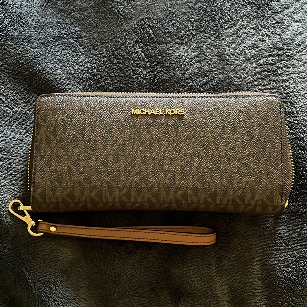 Michael Kors Wristlet wallet